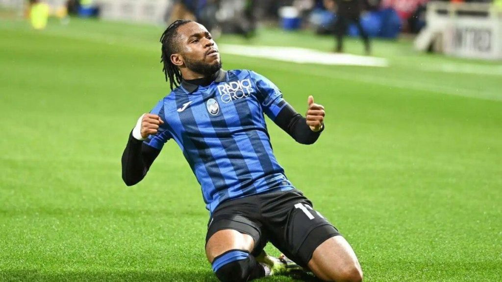 Lookman sở hữu tốc độ, khả năng rê dắt và tạo đột biến